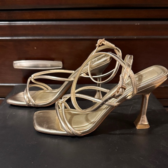 Elegant Gold Strappy Heels - Picture 2 of 4